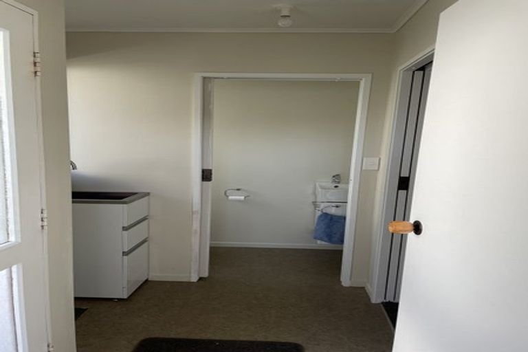 Photo of property in 87 Percy Dyett Drive, Karori, Wellington, 6012