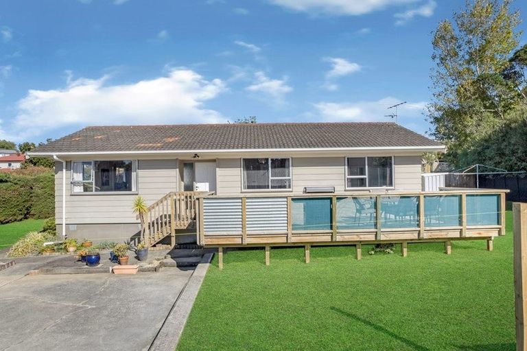 Photo of property in 47 Claverdon Drive, Massey, Auckland, 0614