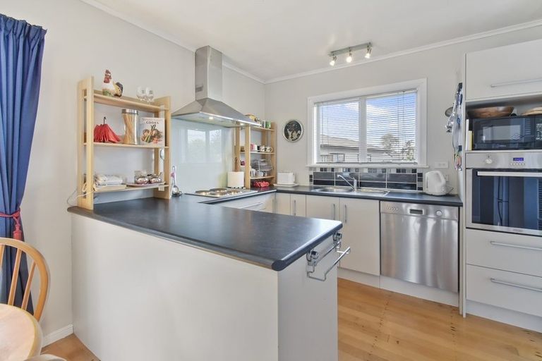Photo of property in 2 Valentine Street, Papakura, 2110