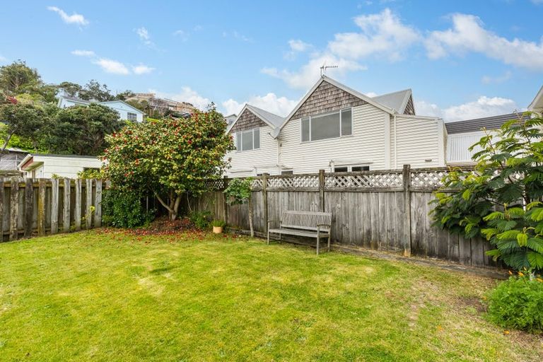Photo of property in 2/6 Cluny Road, Plimmerton, Porirua, 5026