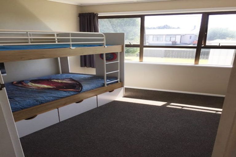 Photo of property in 5 Warwick Crescent, Taradale, Napier, 4112