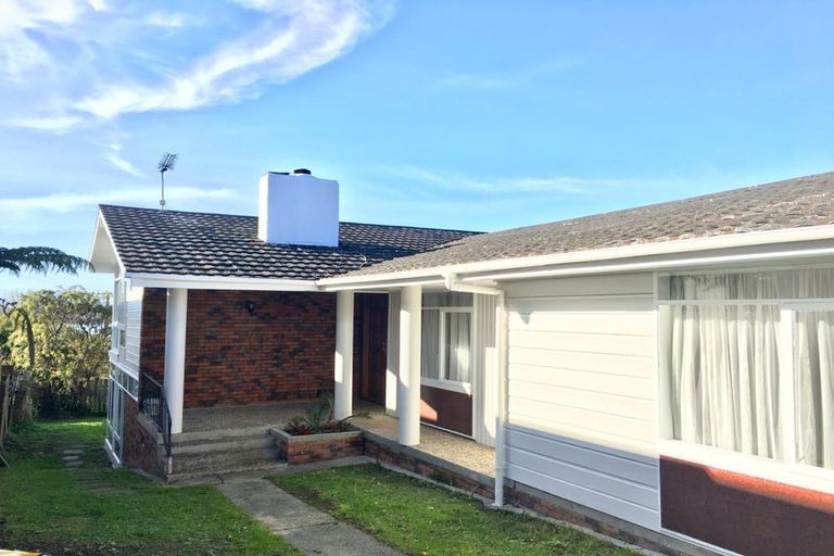 Photo of property in 109 Sylvan Avenue, Northcote, Auckland, 0627