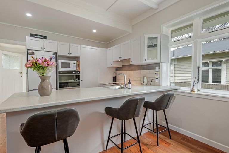 Photo of property in 58 Stanley Avenue, Palmerston North, 4414