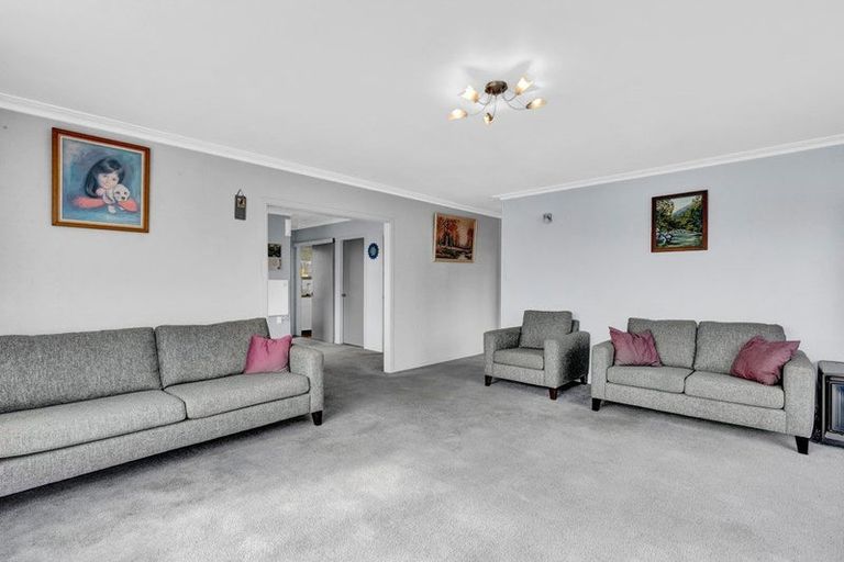 Photo of property in 15 Shaldon Crescent, Blagdon, New Plymouth, 4310