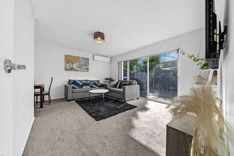 Photo of property in 2/26 Airfield Road, Takanini, 2112