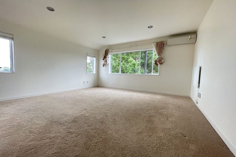 Photo of property in 78 Rising Parade, Fairview Heights, Auckland, 0632