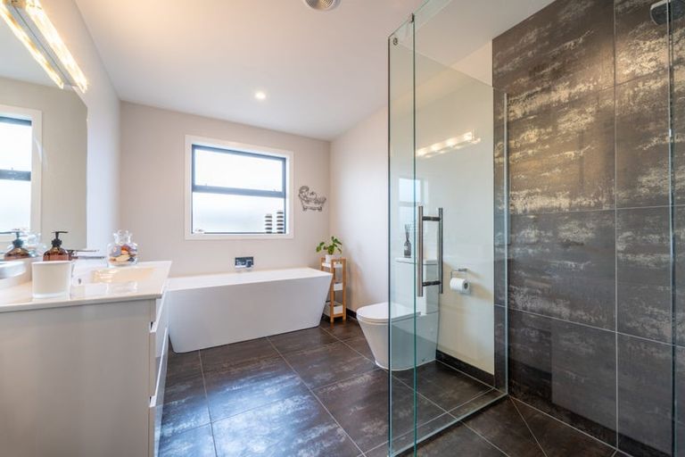 Photo of property in 19 Lazarette Loop, Gleniti, Timaru, 7910