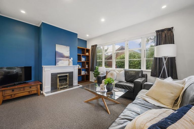 Photo of property in 25 Bould Street, Johnsonville, Wellington, 6037