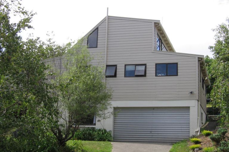 Photo of property in 11 Valhalla Drive, Beach Haven, Auckland, 0626