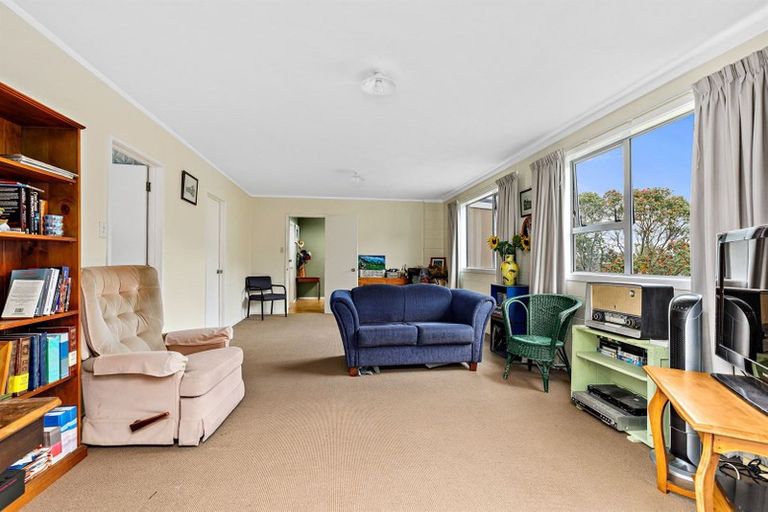 Photo of property in 80 Ravenwood Drive, Forrest Hill, Auckland, 0620