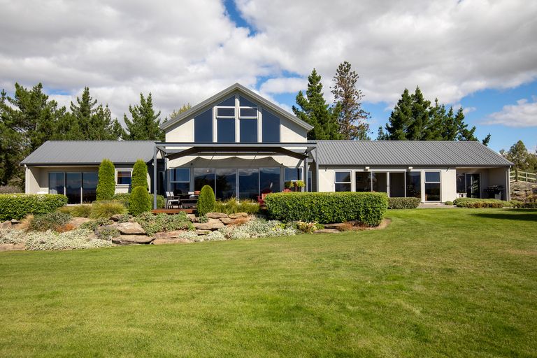 Photo of property in 8 Old Golf Course Road, Bridge Hill, Alexandra, 9320