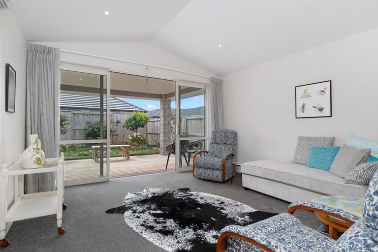 Photo of property in 124 Puhirake Crescent, Pyes Pa, Tauranga, 3112