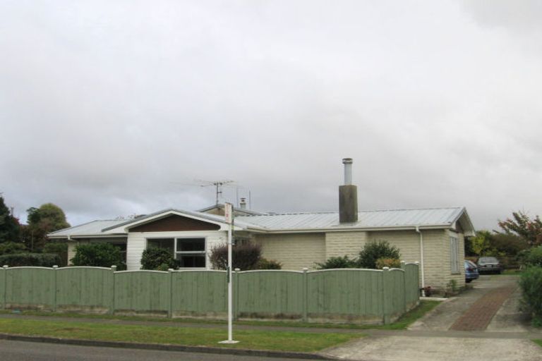 Photo of property in 22 Sylvan Avenue, Waikanae, 5036