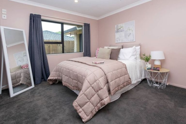 Photo of property in 6 Kilbaha Close, East Tamaki, Auckland, 2013