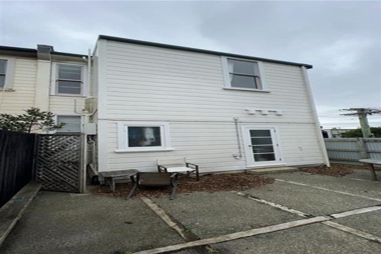 Photo of property in 77 Brougham Street, Mount Victoria, Wellington, 6011