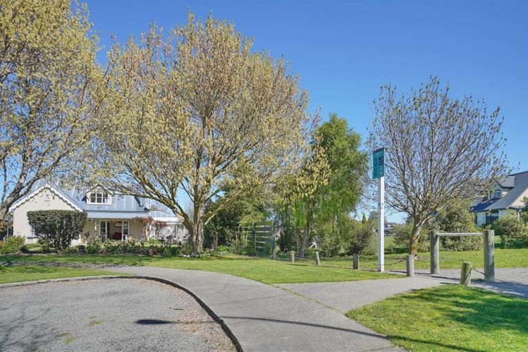 Photo of property in 33 Taranaki Drive, Woodend, 7610