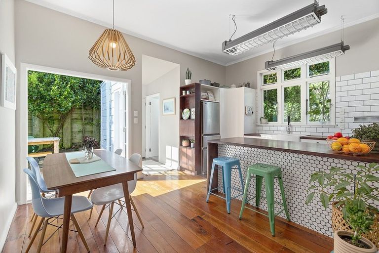 Photo of property in 31 Mornington Road, Brooklyn, Wellington, 6021