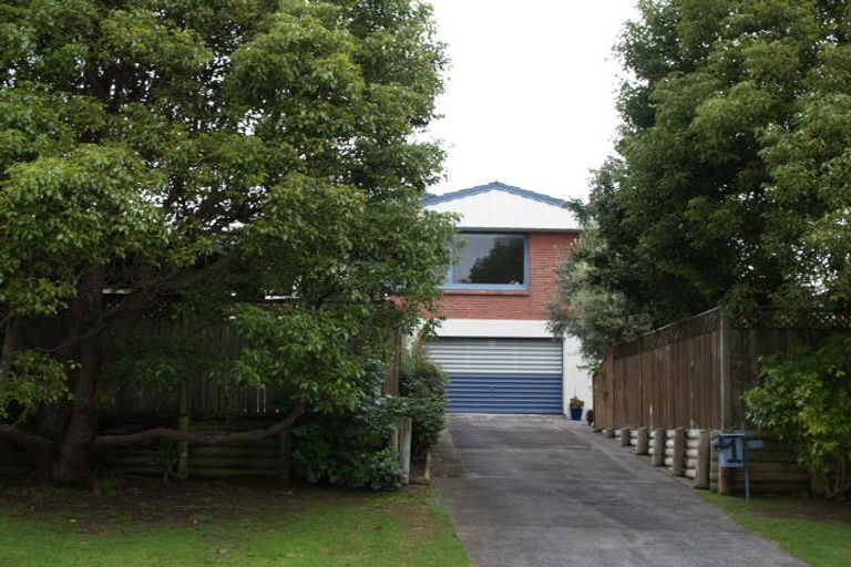 Photo of property in 1/1 Coates Road, Cockle Bay, Auckland, 2014