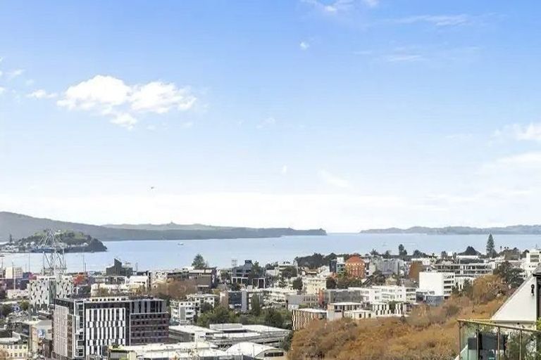 Photo of property in Columbia On Whitaker Apartments, 12h/15 Whitaker Place, Grafton, Auckland, 1010