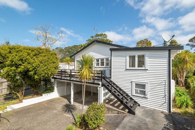 Photo of property in 5 Lyons Avenue, Murrays Bay, Auckland, 0630