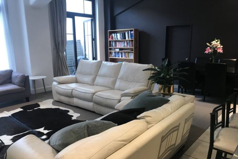 Photo of property in Augusta Apartments, 10/254 Willis Street, Te Aro, Wellington, 6011