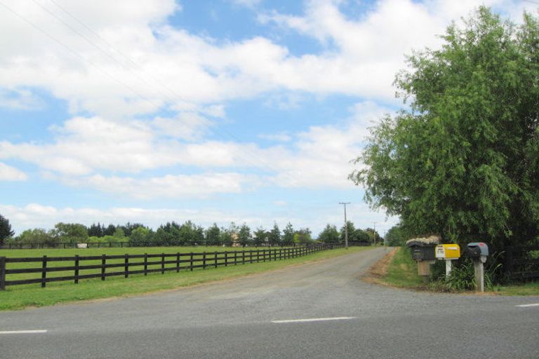 Photo of property in 203c Karaka Nth Road, Karaka, Papakura, 2580