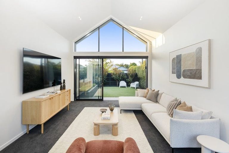 Photo of property in 184 Weston Road, St Albans, Christchurch, 8052