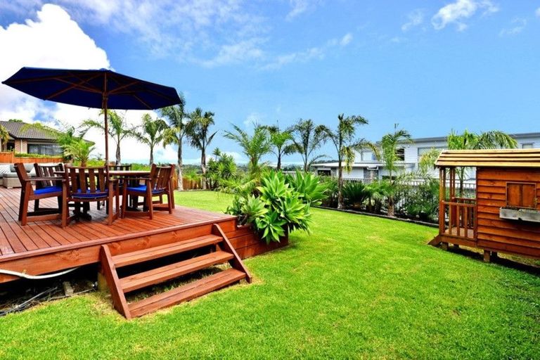Photo of property in 108 Kittiwake Drive, Schnapper Rock, Auckland, 0632