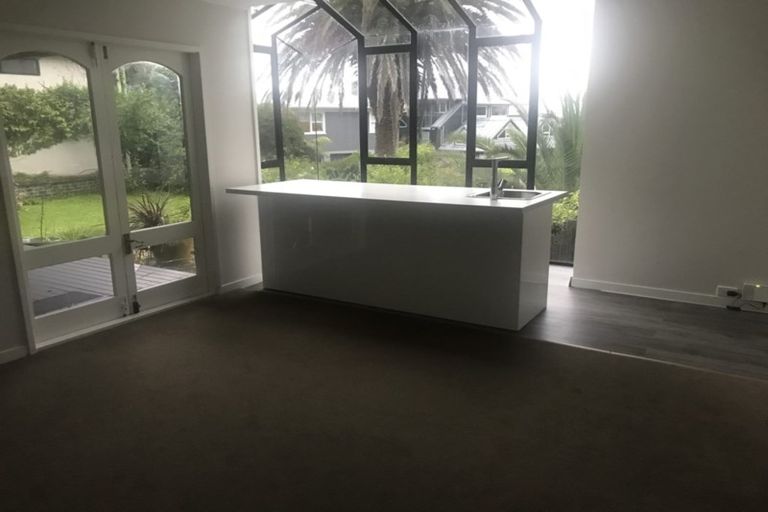 Photo of property in 1/19 Beach Road, Castor Bay, Auckland, 0620