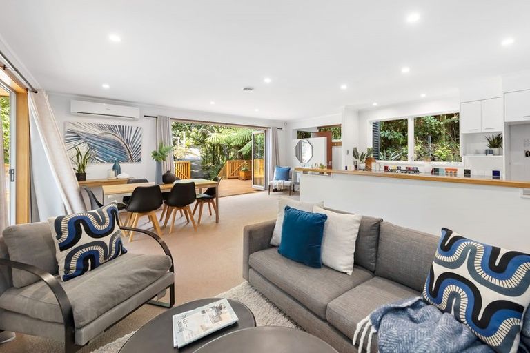 Photo of property in 47 Wood Bay Road, Titirangi, Auckland, 0604