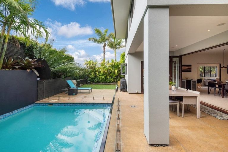 Photo of property in 23a Peter Terrace, Castor Bay, Auckland, 0620