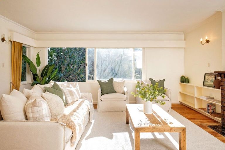 Photo of property in 3 Cobden Crescent, Bluff Hill, Napier, 4110