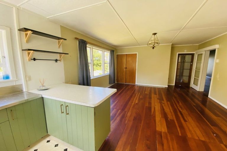 Photo of property in 32 Kitchener Road, Waiuku, 2123