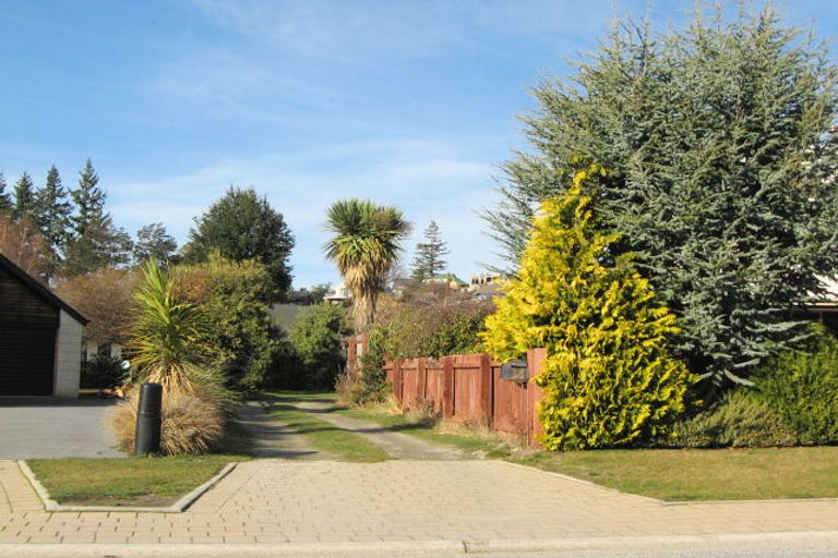 Photo of property in 3 Meadowstone Drive, Wanaka, 9305