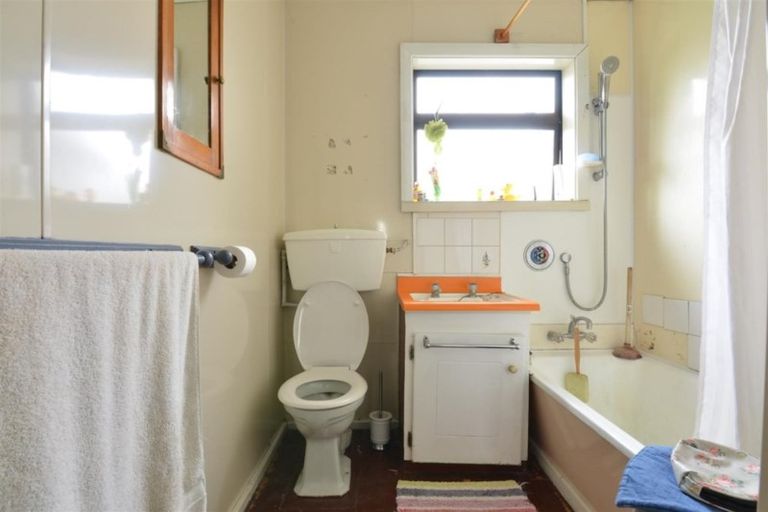 Photo of property in 1 Milton Street, Murchison, 7007