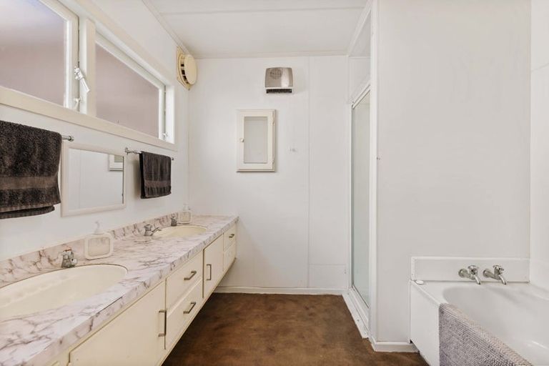 Photo of property in 5 Tudor Place, Mount Maunganui, 3116