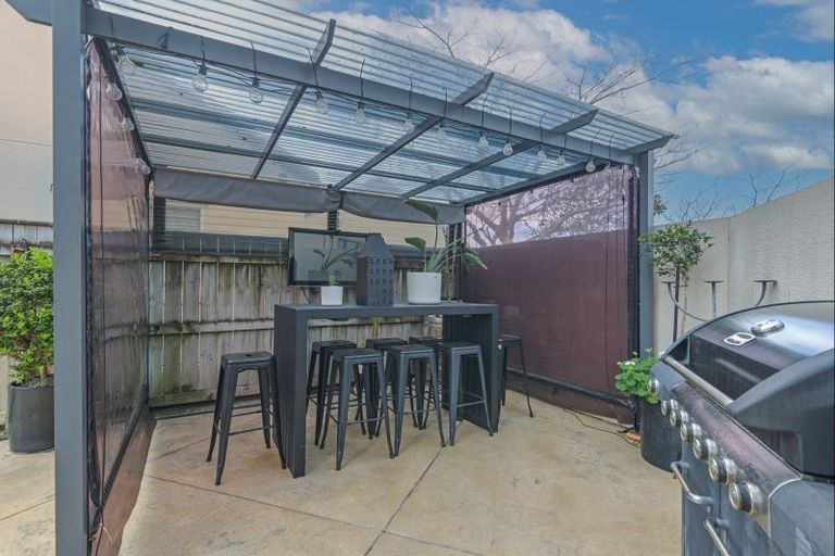 Photo of property in 6 Banksia Grove, Milson, Palmerston North, 4414