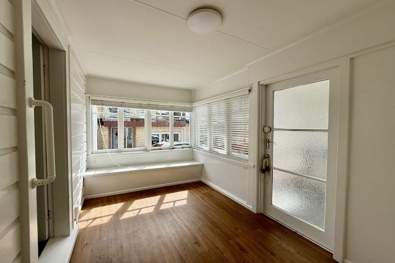 Photo of property in 39 Roys Road, Weymouth, Auckland, 2103