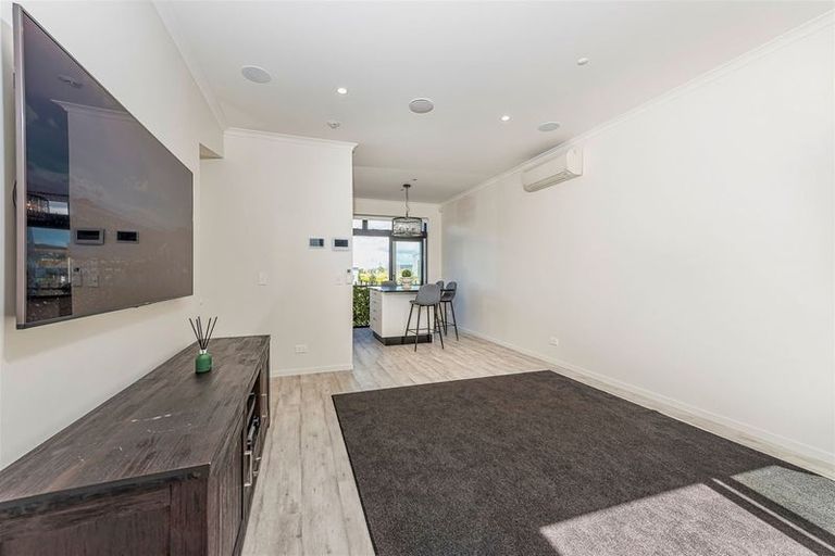 Photo of property in 4 Mayfly Lane, Hobsonville, Auckland, 0616