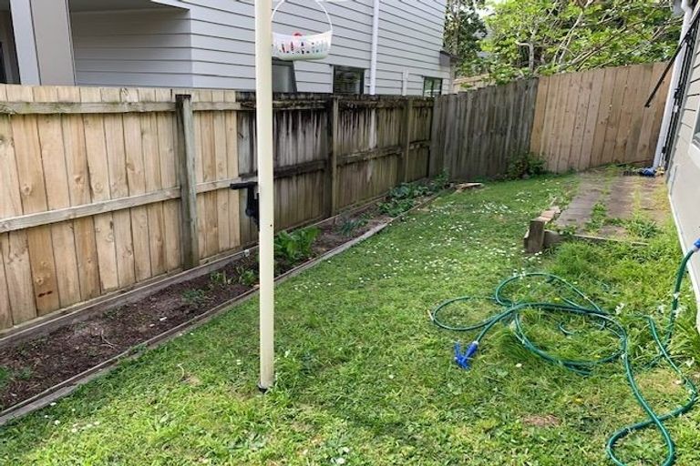 Photo of property in 1/25 Fields Parade, Oteha, Auckland, 0632