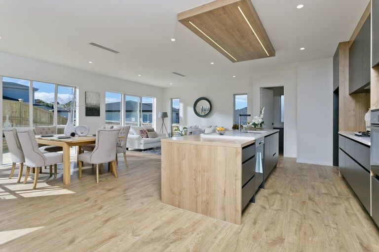 Photo of property in 66 Taikura Avenue, Red Beach, 0932