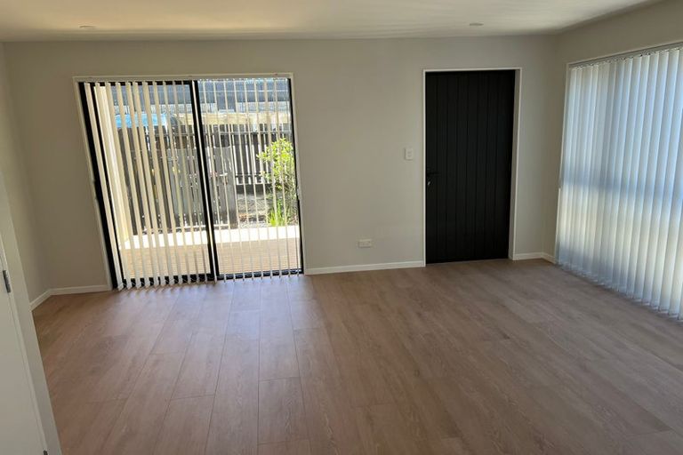 Photo of property in 36 Huri Street, Mangere Bridge, Auckland, 2022