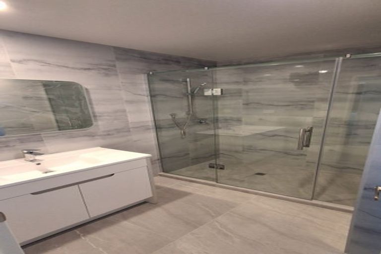 Photo of property in 3 Vanbrugh Place, Bucklands Beach, Auckland, 2014