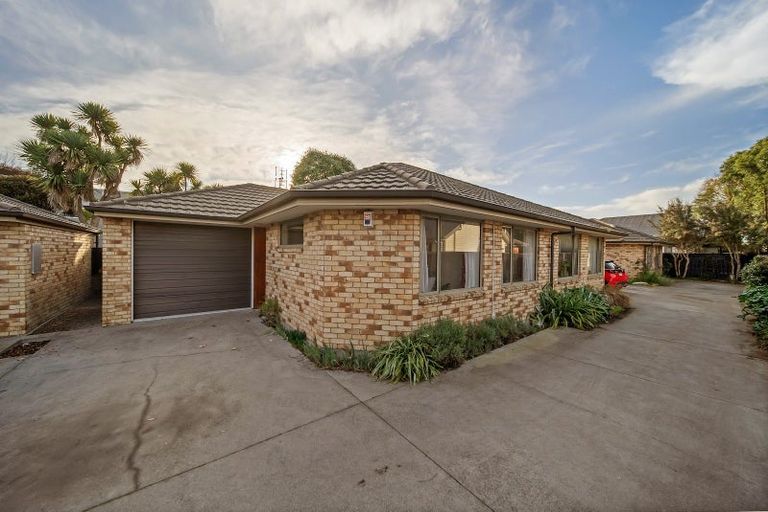 Photo of property in 16c Defoe Place, Waltham, Christchurch, 8023