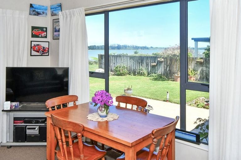 Photo of property in 21 Crannich Place, Wattle Downs, Auckland, 2103
