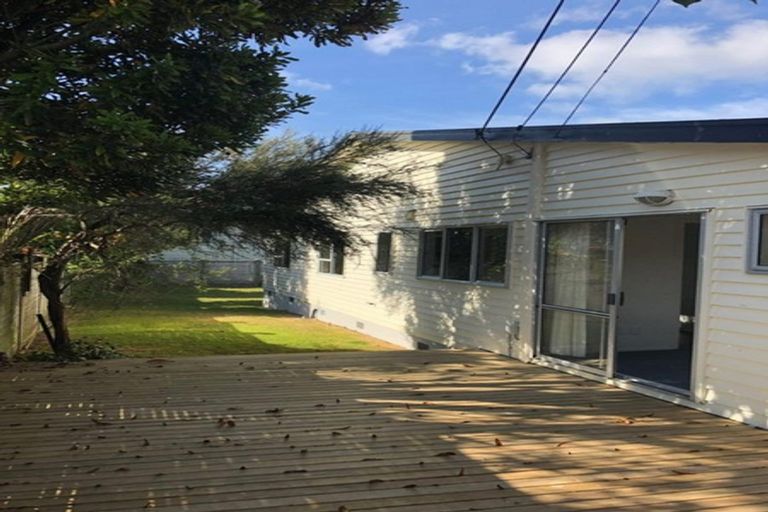 Photo of property in 25 Roberts Avenue, Bayswater, Auckland, 0622