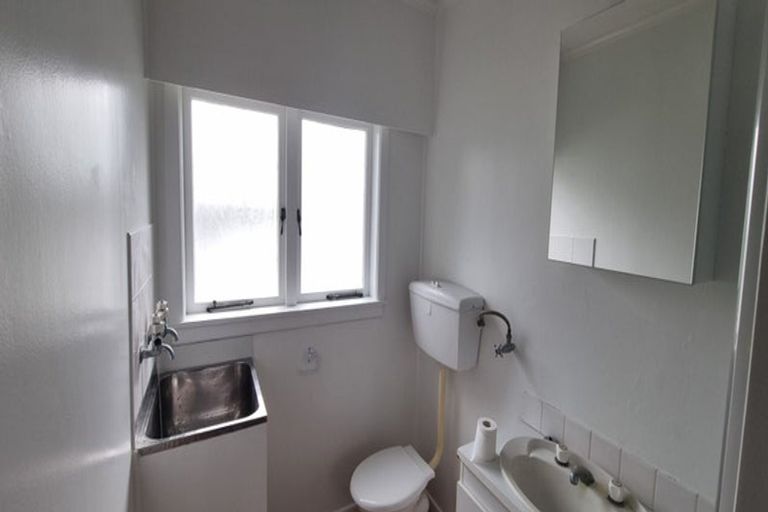 Photo of property in 7 Harrison Avenue, Belmont, Auckland, 0622