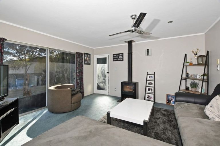 Photo of property in 43 Hilltop Avenue, Morningside, Whangarei, 0110