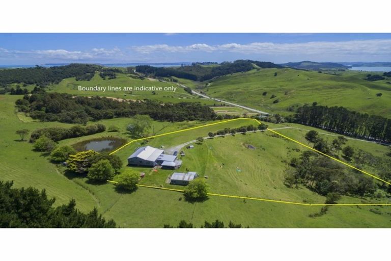 Photo of property in 1093 Run Road, Tapora, Wellsford, 0977