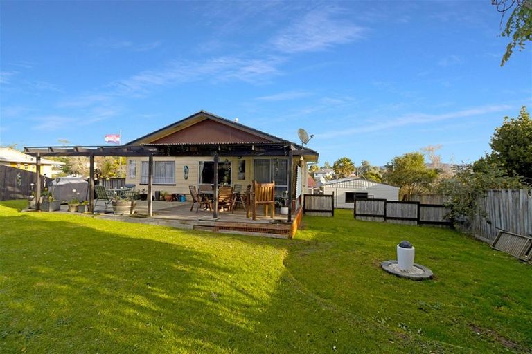 Photo of property in 21 Pankhurst Place, Sunnyvale, Auckland, 0612